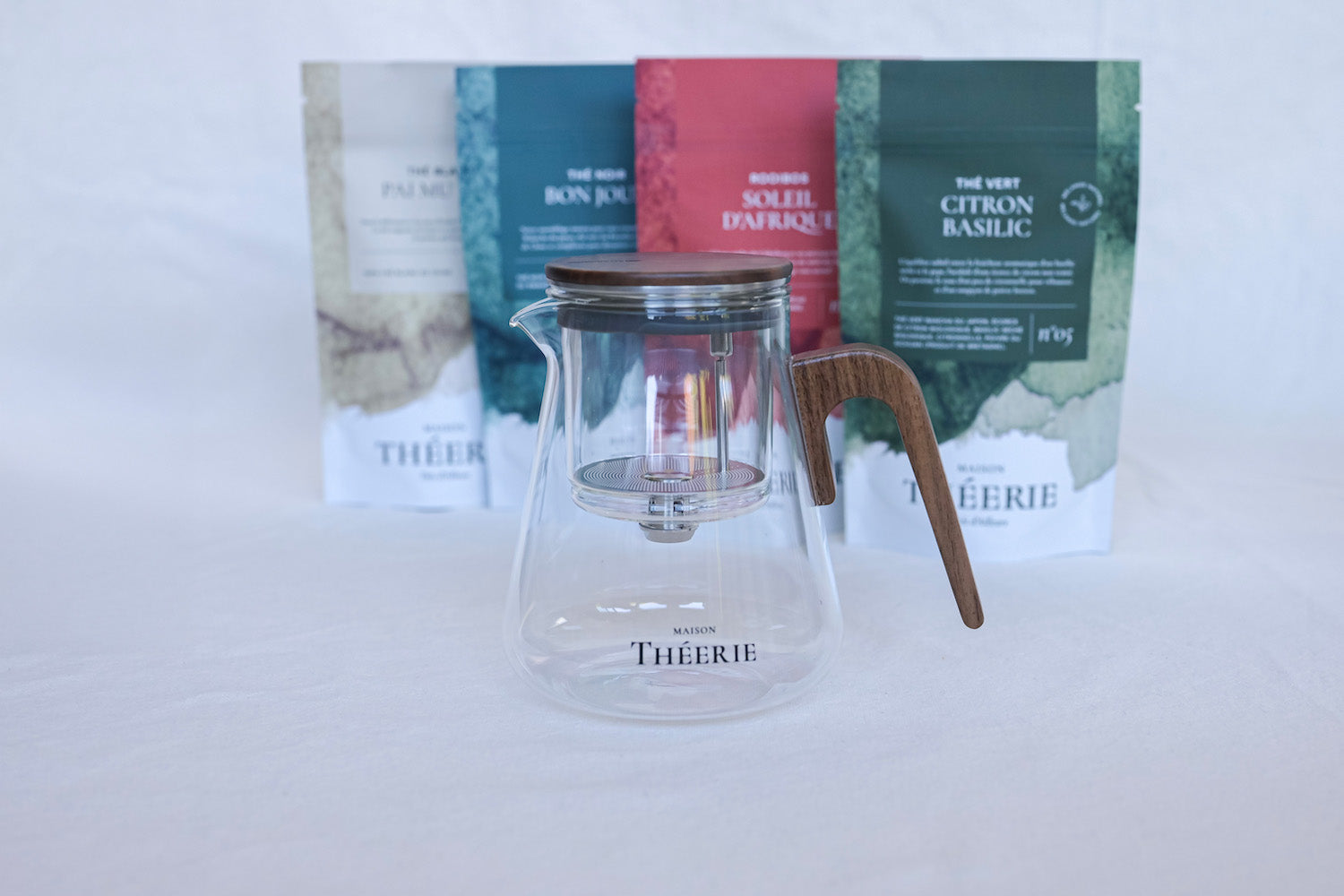 Théière en verre avec filtre automatique